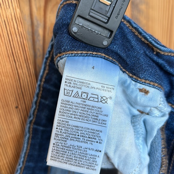 Juniors/girls Bermuda Jean cuffed shorts. - Picture 4 of 4